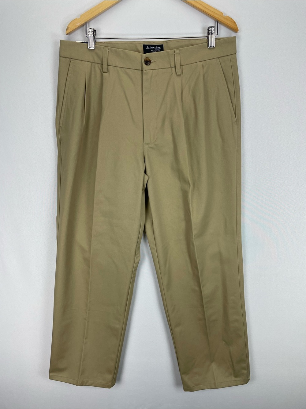 St John’s Bay Khaki Pants Mens 36x29 Worry Free Classic Fit Straight Pleated NWT
